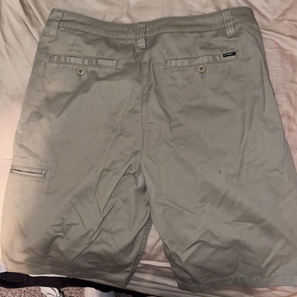 Tan Flat Front O’Neil Men Shorts. Size 32. Good condition - Picture 4 of 6
